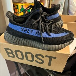 YEEZY BOOST 350 V2